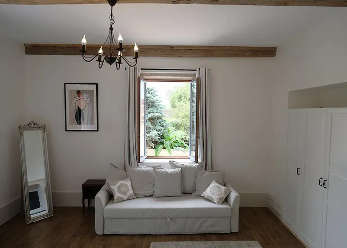 Hippolyte House ゲストハウス ボーヌ